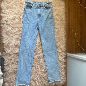 Cut-out waist jeans